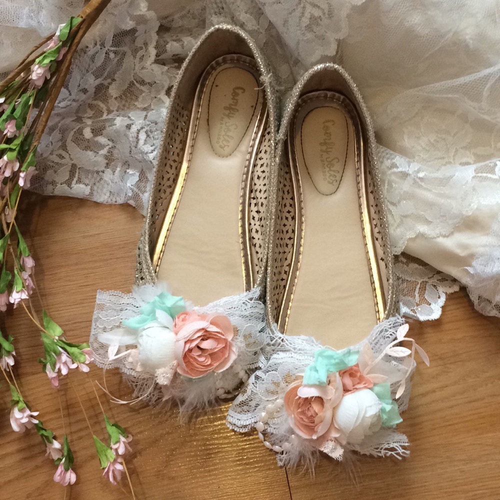 Breathtaking glittery flower flats